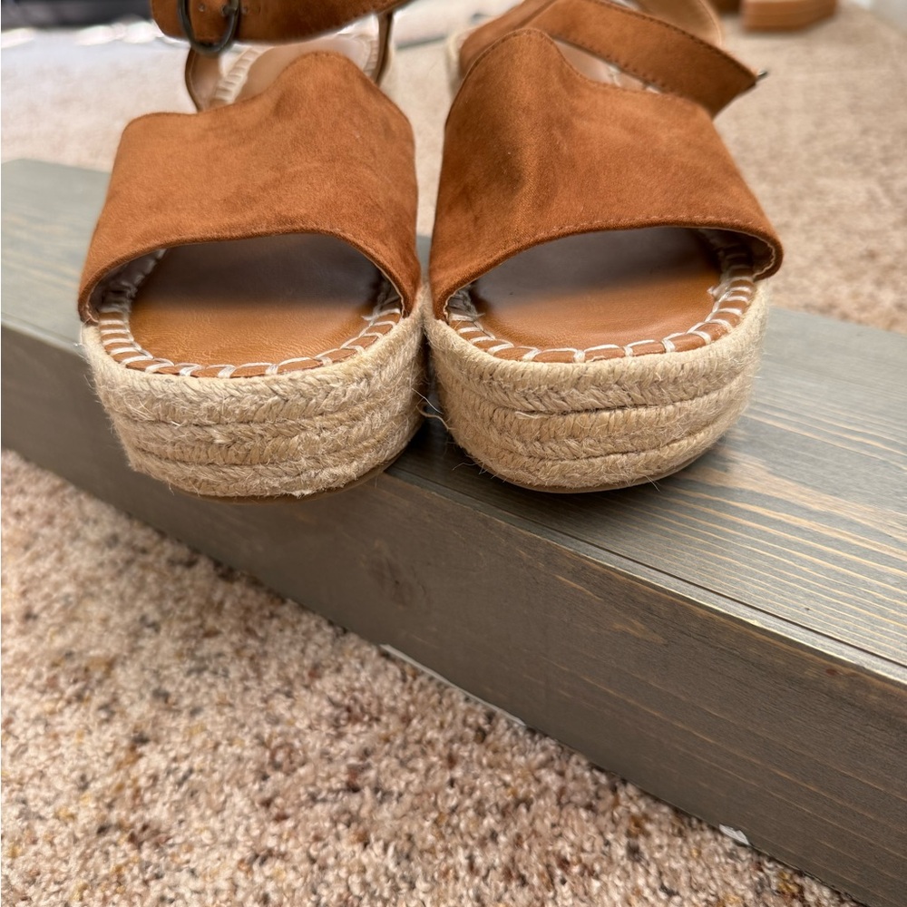 Women's Platform Sandals - Picture 2 of 6